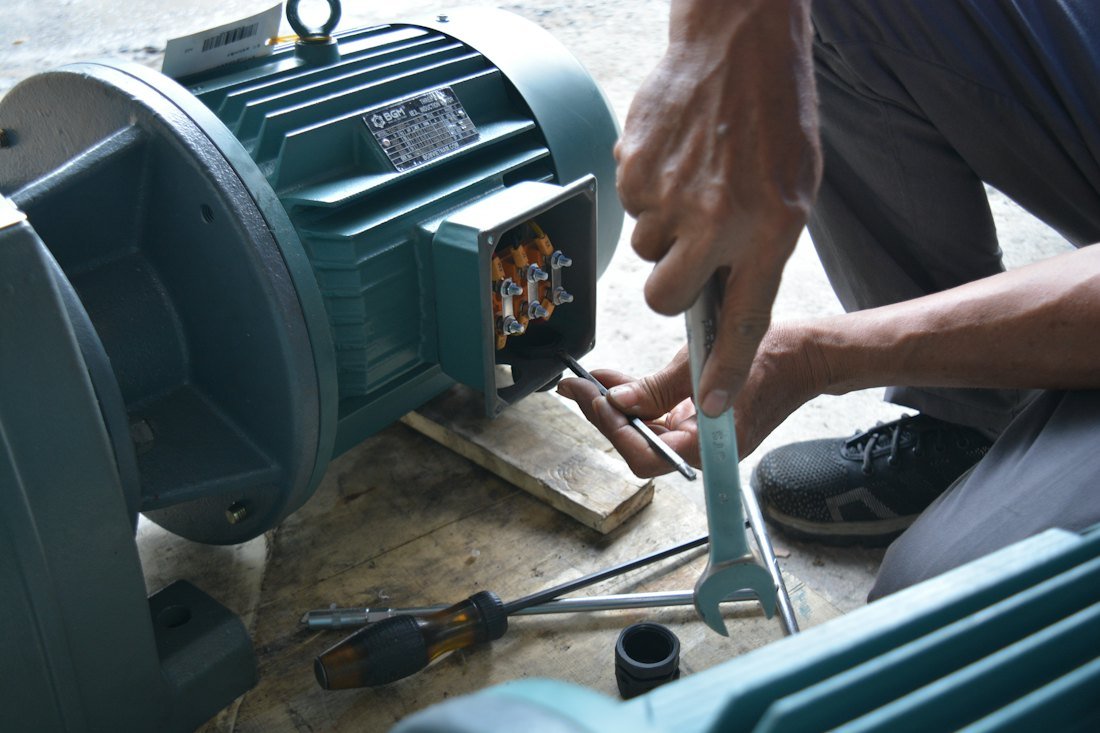 Water pump motor repair